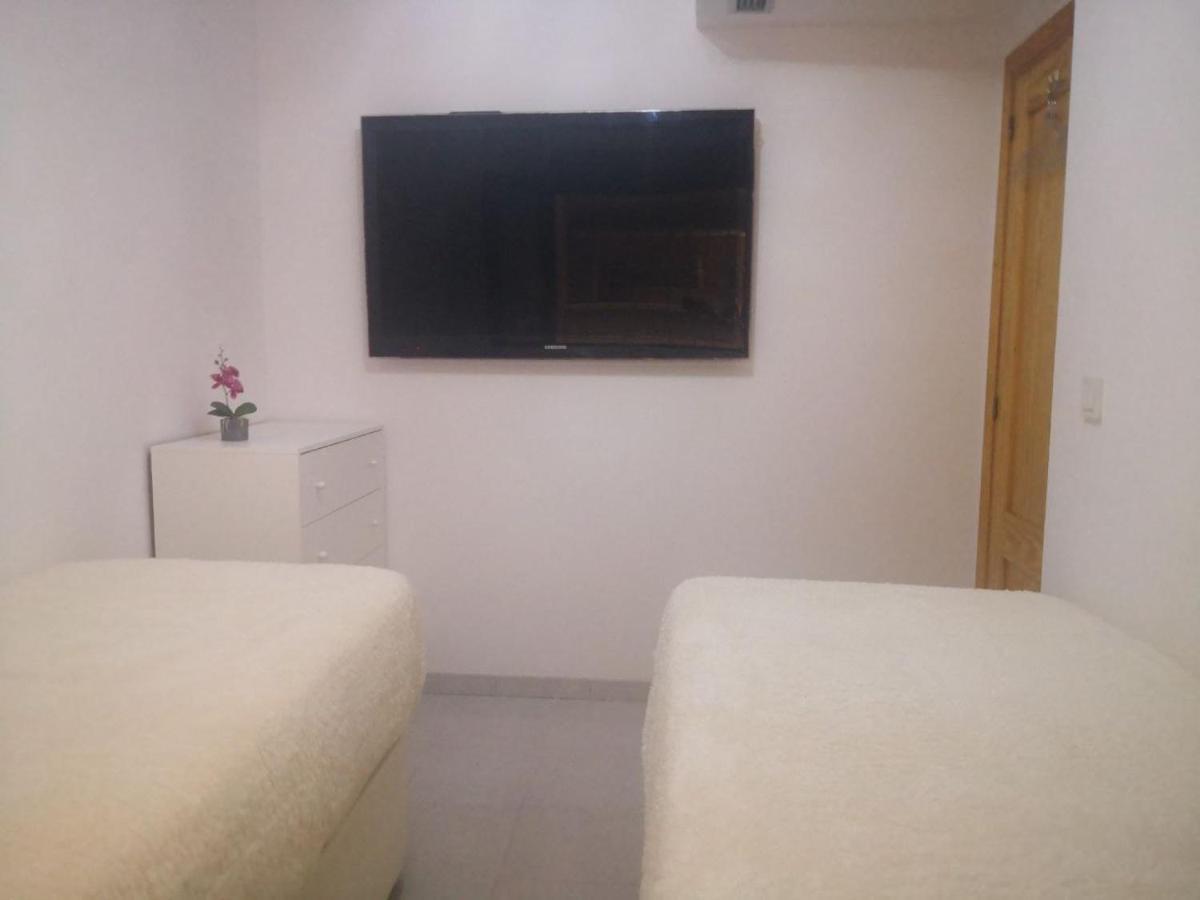 Apartment To Rent In Costa Blanca ตอร์เรเวียคา ภายนอก รูปภาพ