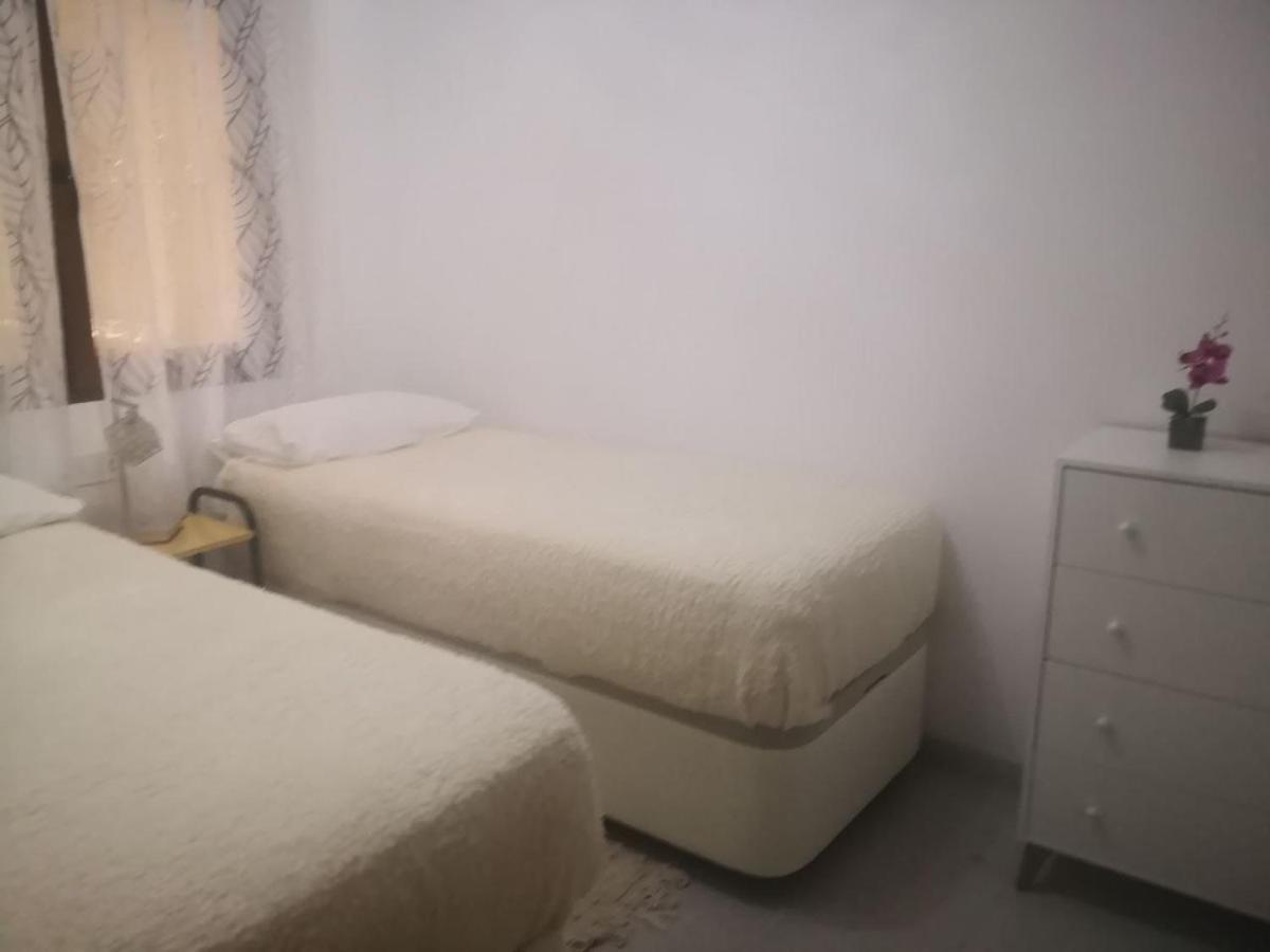 Apartment To Rent In Costa Blanca ตอร์เรเวียคา ภายนอก รูปภาพ