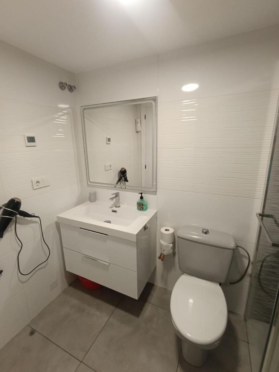 Apartment To Rent In Costa Blanca ตอร์เรเวียคา ภายนอก รูปภาพ